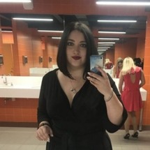 blurred_woman