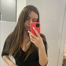 blurred_woman